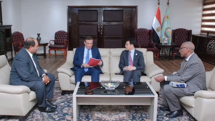 وزير الزراعة يبحث مع وفد “الإيفاد” تعزيز المشروعات المشتركة لدعم صغار المزارعين وتحسين معيشة الريف المصري