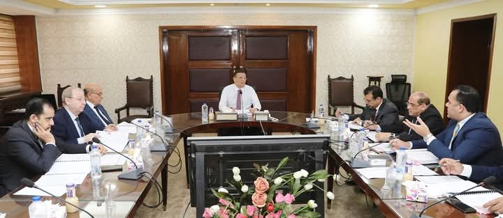 وزير الزراعة يوجه بسرعة تحصيل المتأخرات وتيسير الإجراءات على المنتفعين خلال اجتماع “الإصلاح الزراعي”