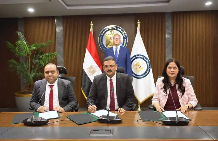 وزير البترول يشهد توقيع اتفاقية جديدة مع “أنجلو جولد اشانتي” لاستغلال الذهب في الصحراء الشرقية