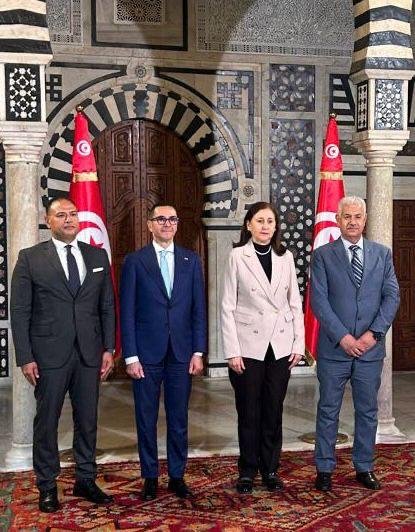 وزير الاستثمار يلتقي رئيسة وزراء تونس لبحث إنشاء بنك مشترك وخط ملاحي لتعزيز التعاون الاقتصادي