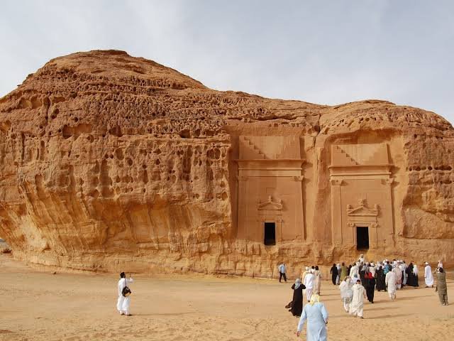 أرقام قياسية لقطاع السياحة السعودي في عام 2024