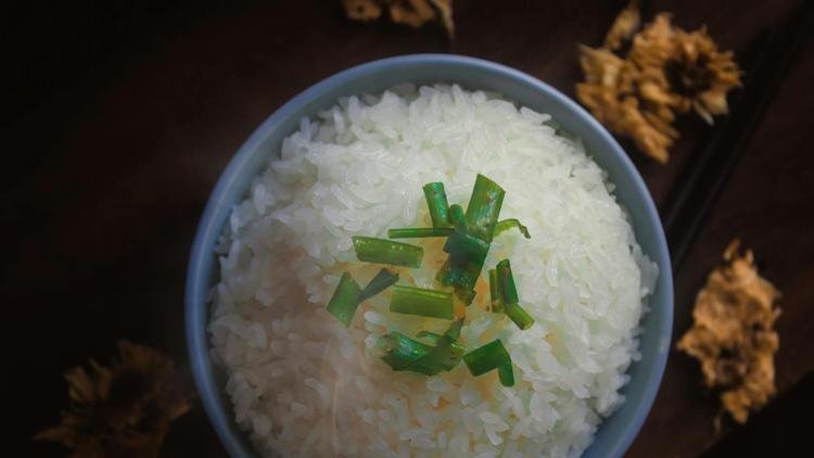 أزمة الأرز في اليابان ترفع التضخم الأساسي إلى أعلى مستوى في عامين