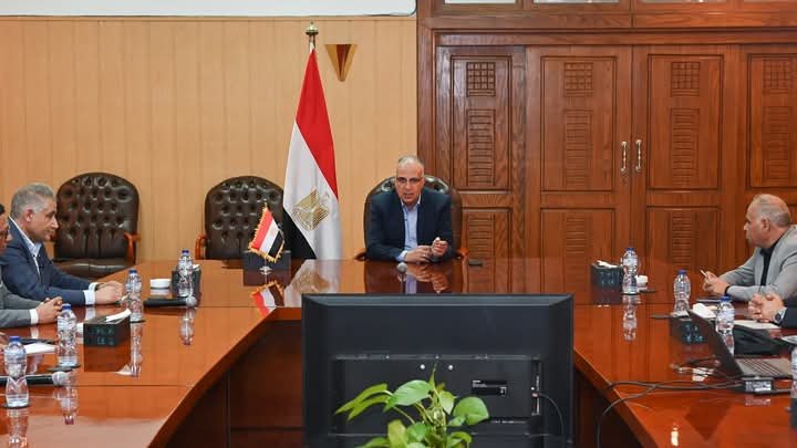 وزير الري يتابع جاهزية المنظومة المائية لفترة أقصى الاحتياجات ويشدد على تطهيرات الترع وإزالة التعديات