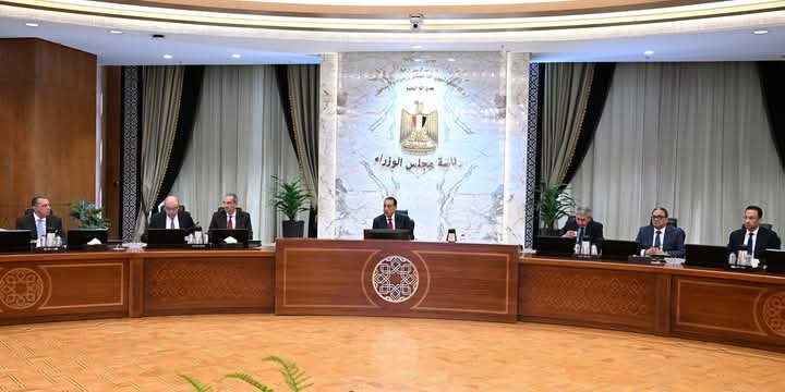 رئيس الوزراء: تسهيلات جديدة في المطارات لتيسير دخول السائحين ورفع جودة الخدمات