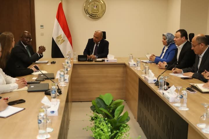 وزير الكهرباء يبحث مع “IFC” دعم مشروعات الطاقة المتجددة وتوسيع قدرات الشبكة القومية