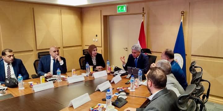 وزير السياحة: منظومة التأشيرة الاضطرارية الإلكترونية تُسهّل دخول السياح وتُخفف الزحام بالمطارات