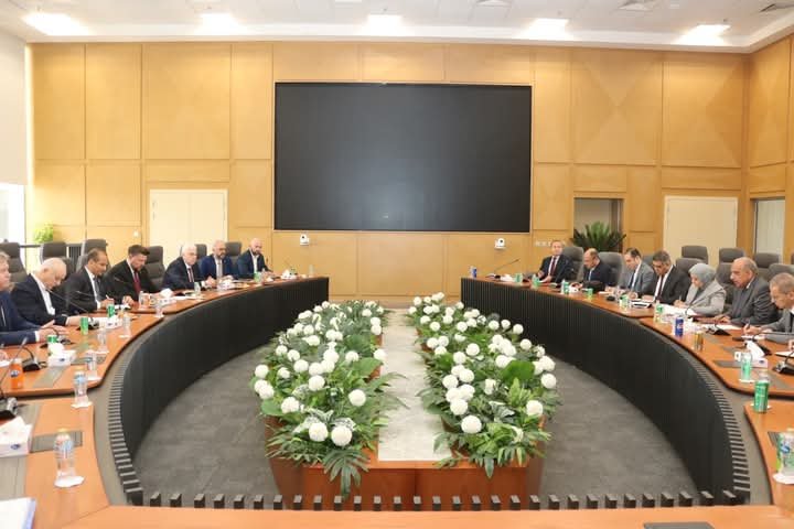 وزير الكهرباء يبحث مع وفد روساتوم مستجدات تنفيذ مشروع الضبعة النووي وتكثيف التعاون في المراحل المتقدمة
