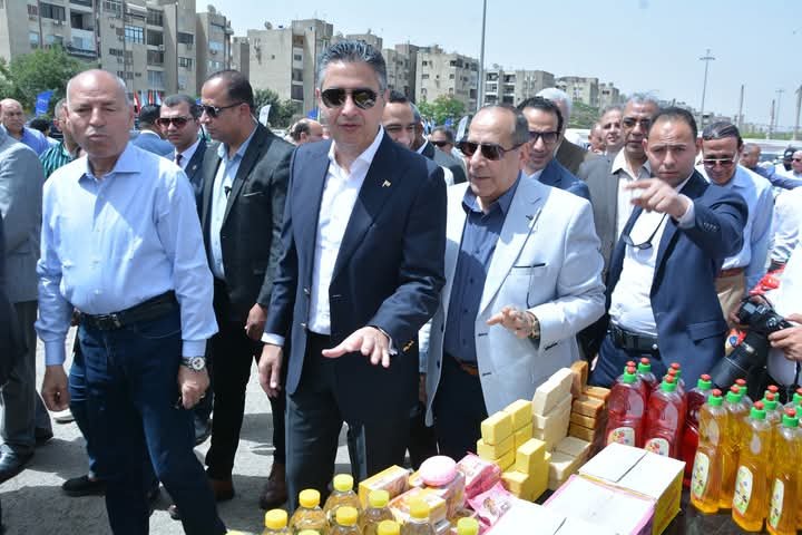 بدء المرحلة الثانية من مبادرة “أسواق اليوم الواحد”.. وزير التموين ومحافظ القاهرة يفتتحان سوق مدينة نصر ويعلنان التوسع بالمحافظات