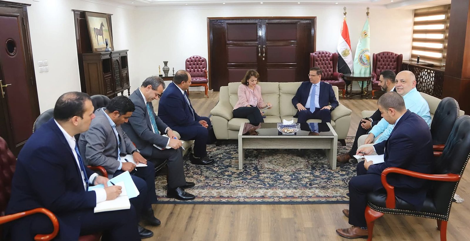 لزيادة الاستثمارات وتوطين الصناعة.. وزير الزراعة يبحث مع سفيرة رومانيا بالقاهرة تعزيز التعاون الزراعي