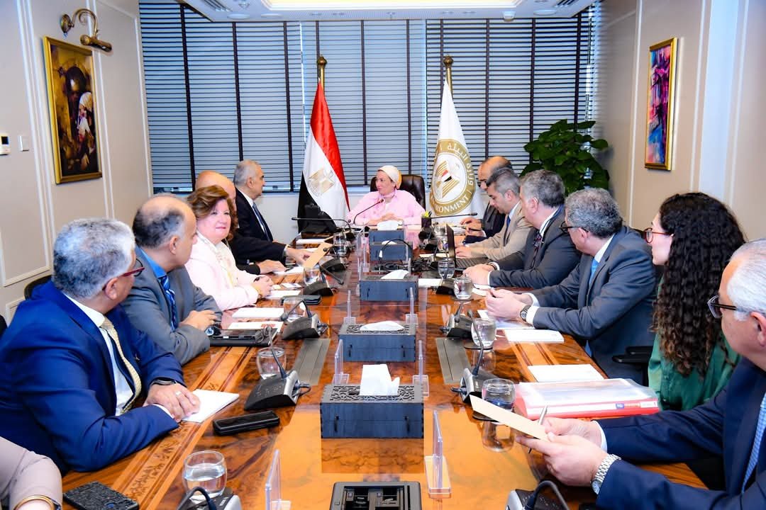 وزيرة البيئة تدعو لحوار بيئي مع رجال الأعمال حول المناخ وحدود الكربون وفرص الاستثمار الأخضر