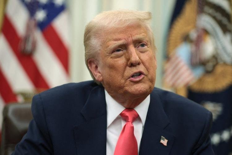 ترامب يوصي بفرض رسوم جمركية 50% على الاتحاد الأوروبي ويصعّد لهجته التجارية ضد آبل