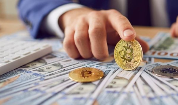 أسعار العملات المشفرة مقابل الدولار اليوم الاثنين.. صعود جماعي