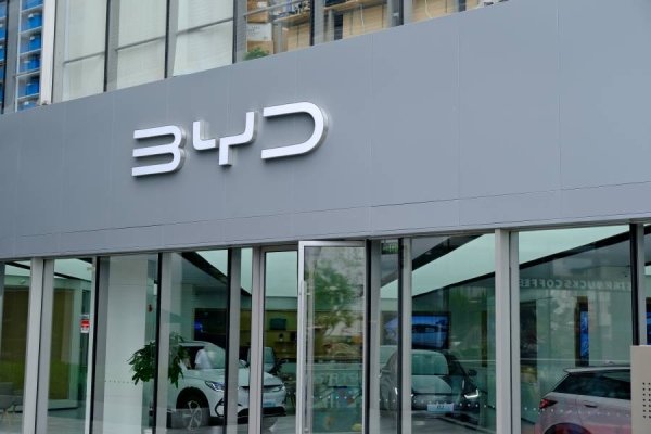 تباطؤ نمو «بي واي دي» يدفعها لخفض الإنتاج وتأجيل التوسّع بالصين