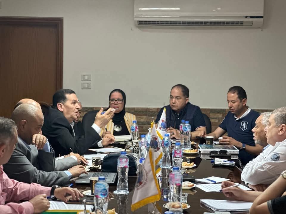 رئيس ملاحة بورسعيد: تعريفة جمع مخلفات السفن تهدر حقوق الشركات الوطنية ومقاولى الأشغال البحرية