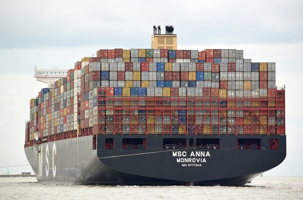 هيئة ميناء الأسكندرية تستقبل أكبر سفينة حاويات في تاريخها بحمولة كلية تتجاوز 188 ألف طن