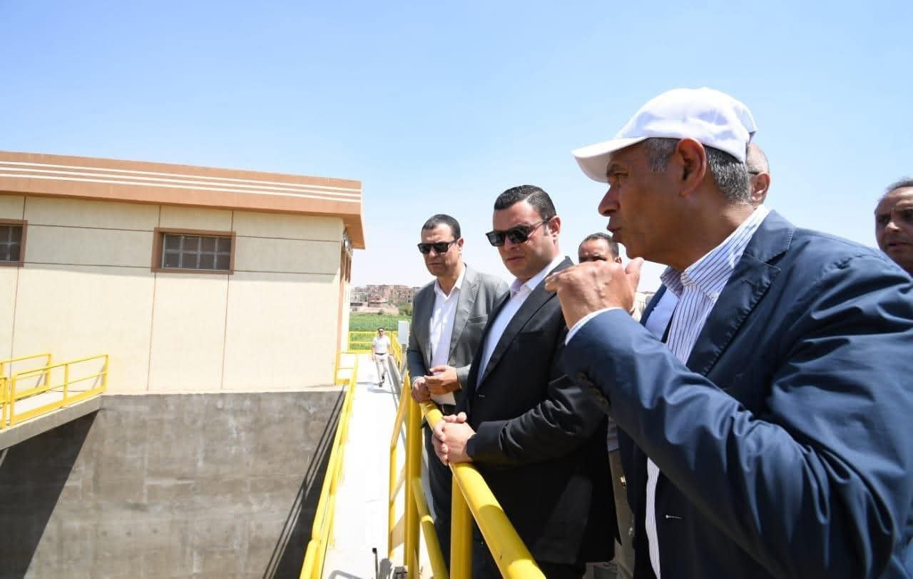 وزير الإسكان ومحافظ القليوبية يتابعان مشروعات مياه الشرب والصرف الصحي بالمبادرة الرئاسية “حياة كريمة”