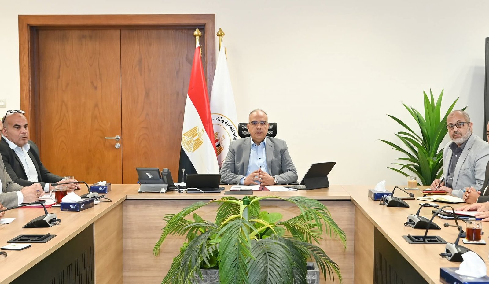 وزير الري يتابع موقف مشروعات حماية الشواطئ المصرية على ساحل البحر الأبيض المتوسط