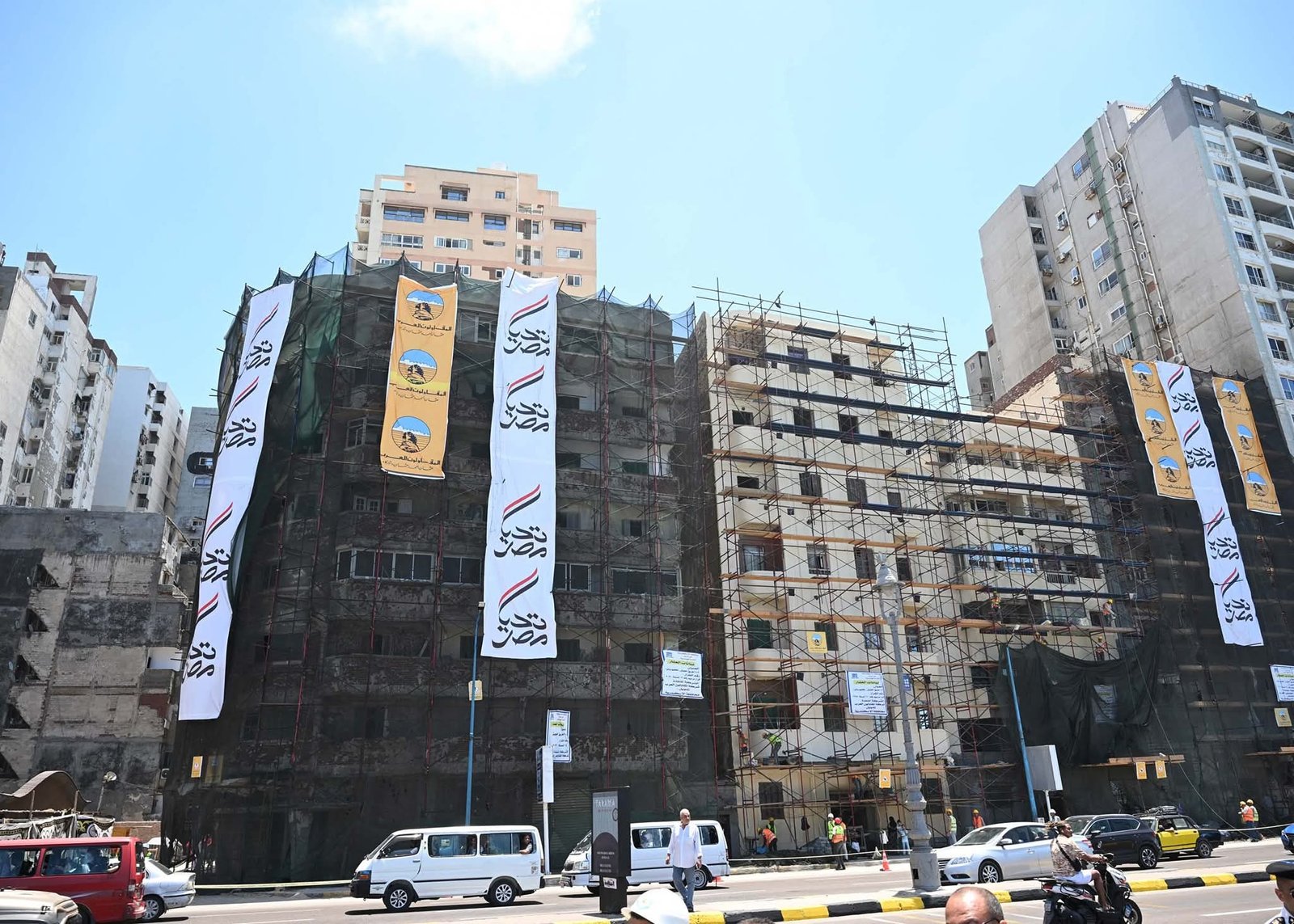 رئيس الوزراء يتفقد أعمال تطوير واجهات العقارات على طريق كورنيش الإسكندرية