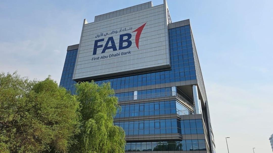 أرباح بنك أبوظبي الأول تقفز بنسبة 29.4% في الربع الثاني
