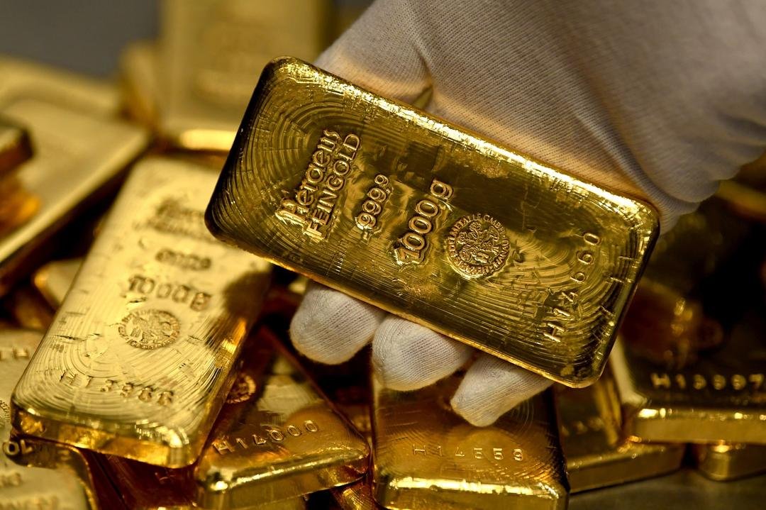 الذهب يتعافى من أدنى مستوى في شهر وسط تجدد الضبابية التجارية