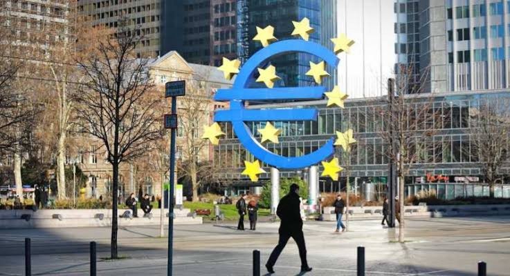 ثقة المستثمرين في منطقة اليورو عند أعلى مستوى منذ أكثر من 3 سنوات