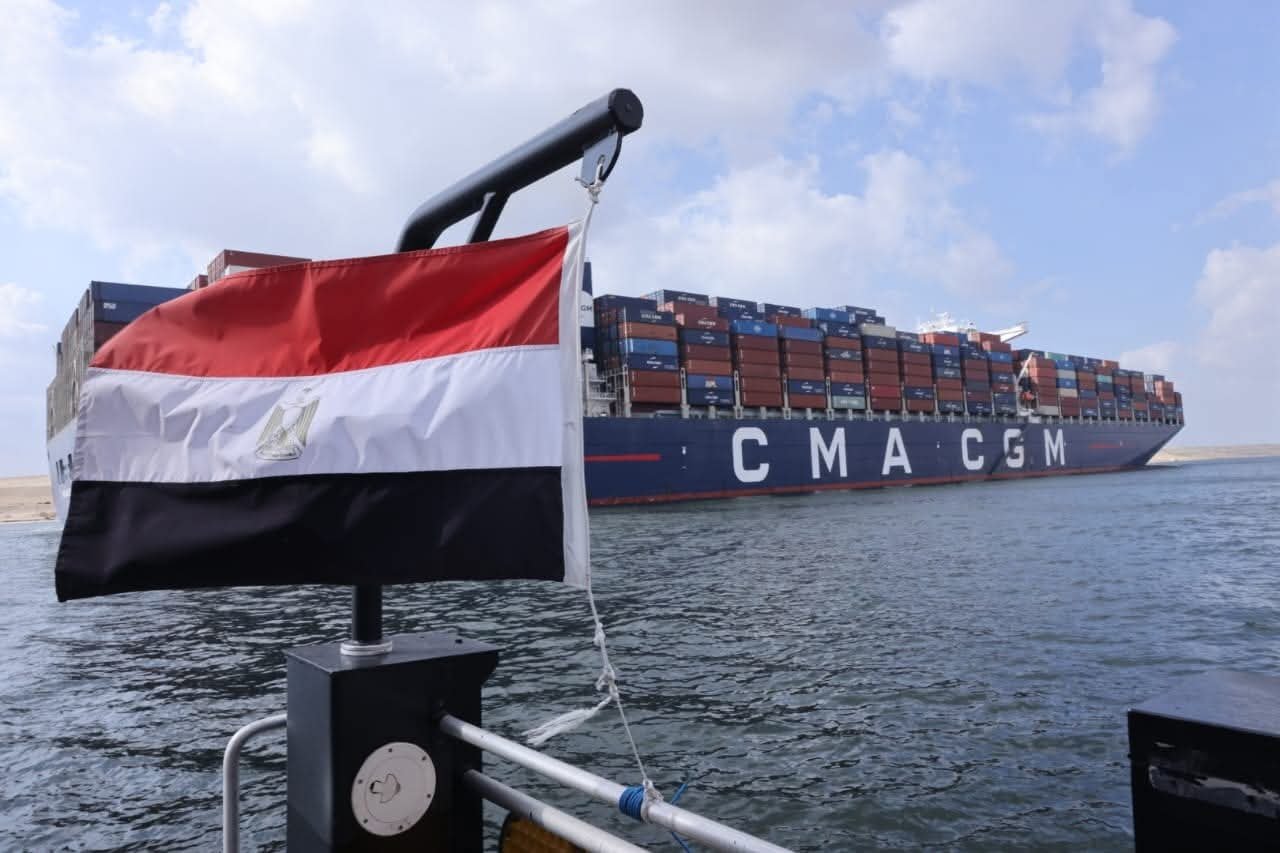 الفريق أسامة ربيع: قناة السويس جاهزة لاستقبال سفن الحاويات العملاقة