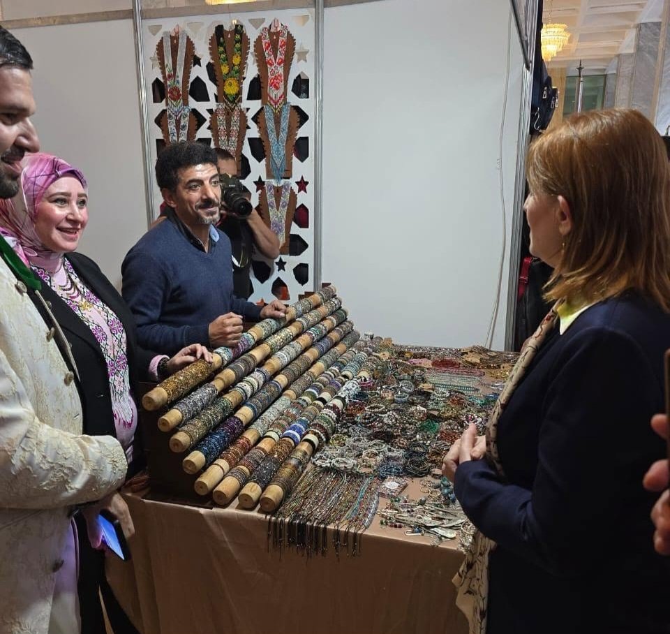 شباب جهاز تنمية المشروعات يشاركون في معرض الصالون الدولي للصناعات التقليدية بالجزائر