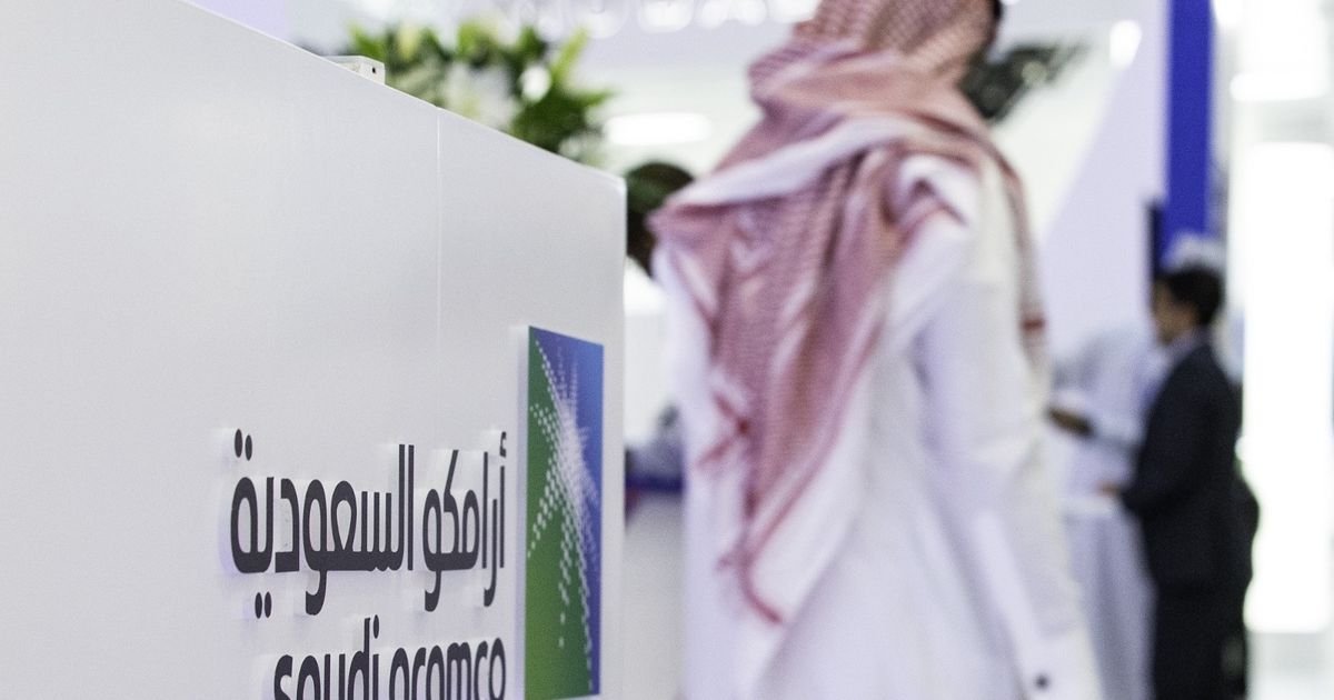 السعودية تخفض أسعار بيع النفط لآسيا في ديسمبر بعد زيادة إنتاج أوبك+