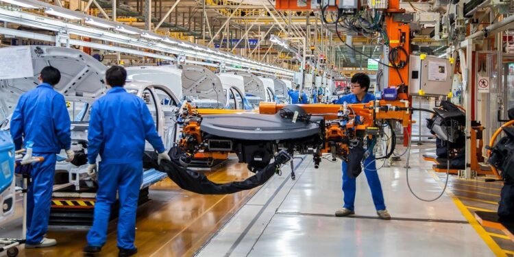 هبوط أرباح الشركات الصناعية الصينية في نوفمبر مع تراجع الطلب