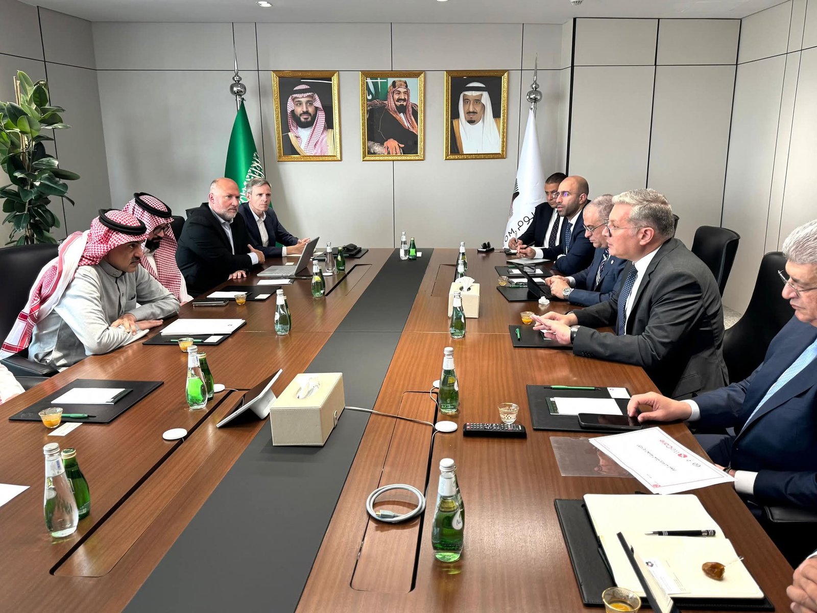وزير البترول يبحث زيادة فرص الشركات المصرية في أعمال مشروع نيوم بالمملكة العربية السعودية