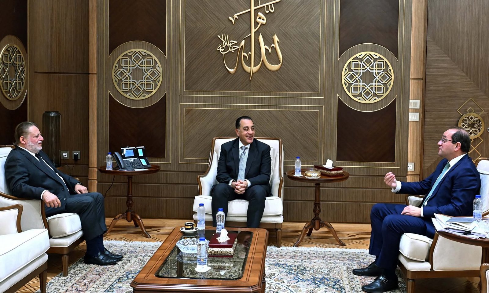 رئيس الوزراء يتابع جهود التنسيق بين السياستين المالية والنقدية بما يسهم في دعم النشاط الاقتصادي