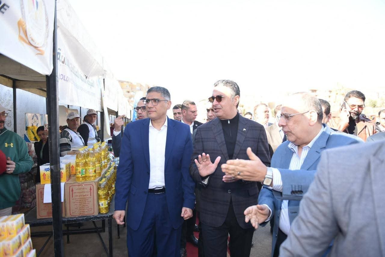 وزير التموين ومحافظ الجيزة يفتتحان سوق اليوم الواحد بمنطقة حدائق الأهرام