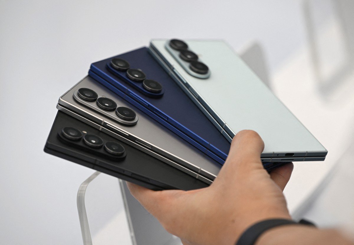 نمو شحنات الهواتف الأجنبية إلى الصين في نوفمبر بنحو 128%