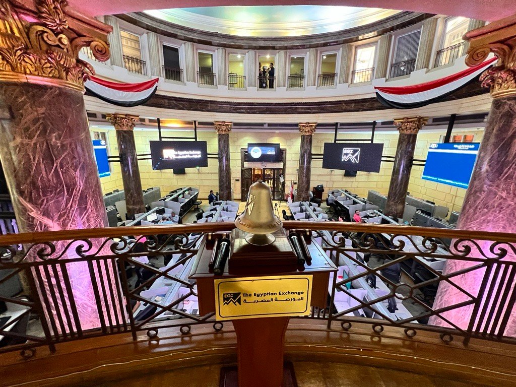 ختام إيجابي لتعاملات الأسبوع.. البورصة المصرية تضيف 22 مليار جنيه لرأس المال السوقي