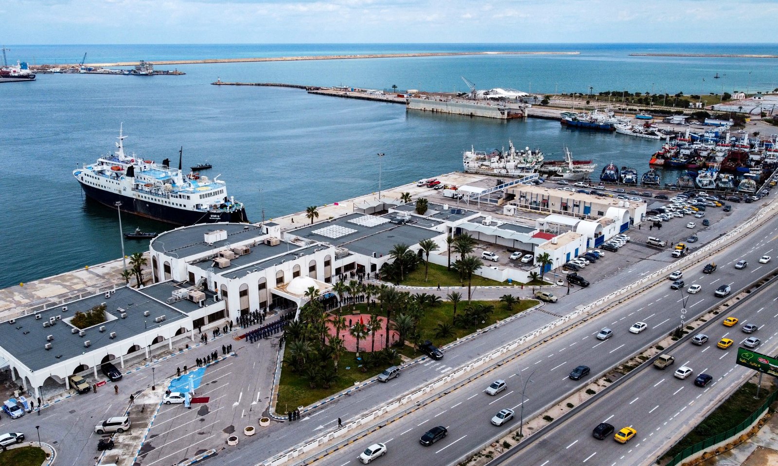 ليبيا توقع شراكة بقيمة 2.7 مليار دولار لتوسيع المنطقة الحرة في مصراتة