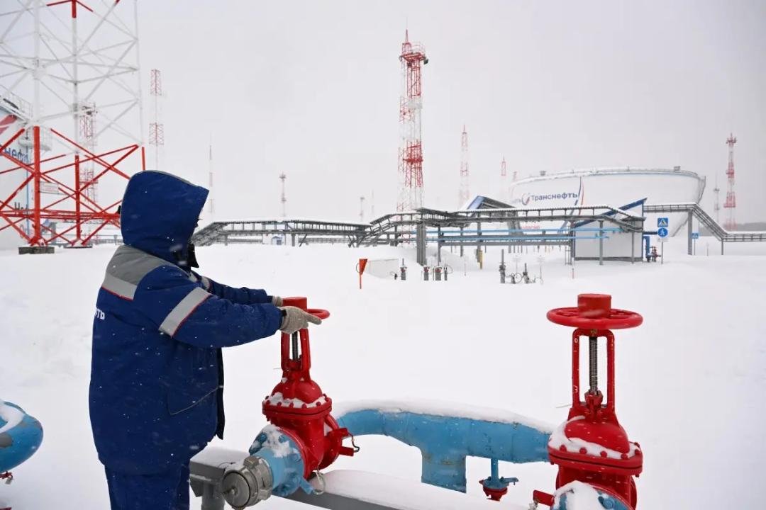 روسيا ترفع الحظرعلى صادرات البنزين من منتجي النفط