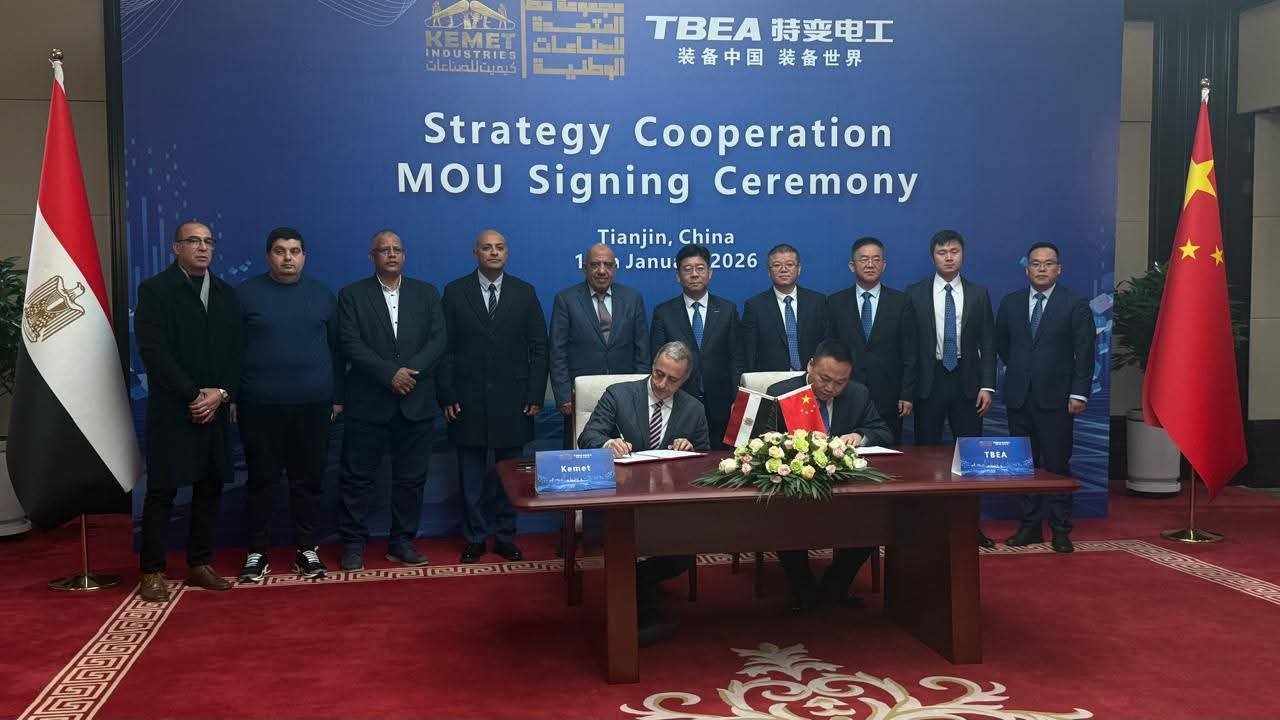 وزير الكهرباء يشهد مراسم توقيع مذكرة تفاهم بين شركة كيميت المصرية، وشركة تبيا “TBEA” الصينية