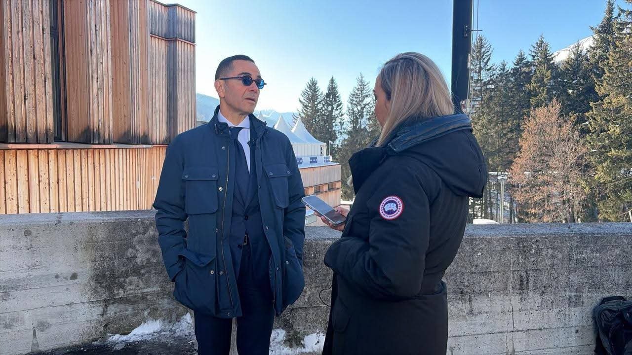 وزير الاستثمار يجري لقاءً مع قناة العربية بيزنس لاستعراض فرص الاستثمار والتجارة في مصر