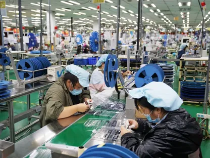 ارتفاع إنتاج مصانع الصين 5.2% على أساس سنوي في ديسمبر 