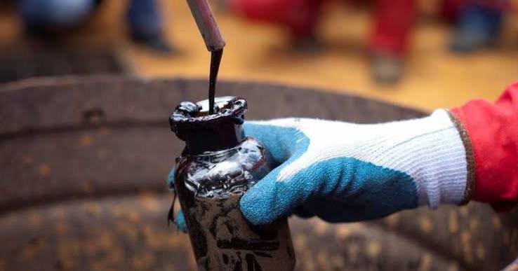 أسعار النفط ترتفع مع مخاوف تعطل الإمدادات الإيرانية