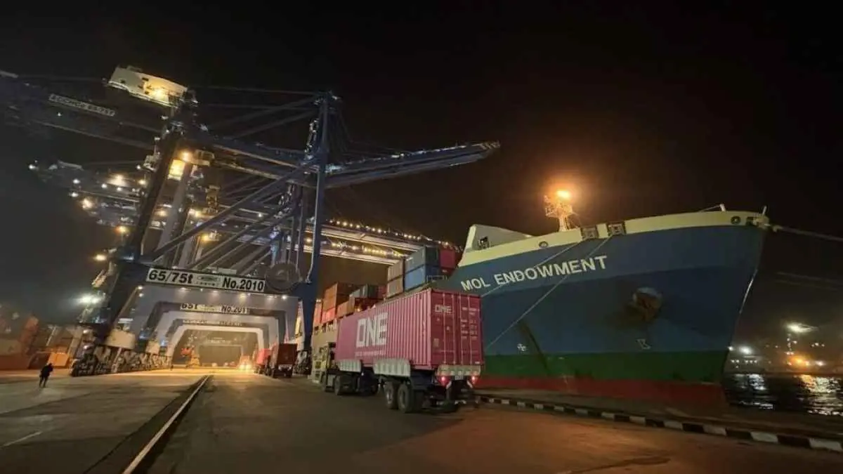 عجز الميزان التجاري المصري يرتفع 16.5% إلى 4.7 مليار دولار في نوفمبر