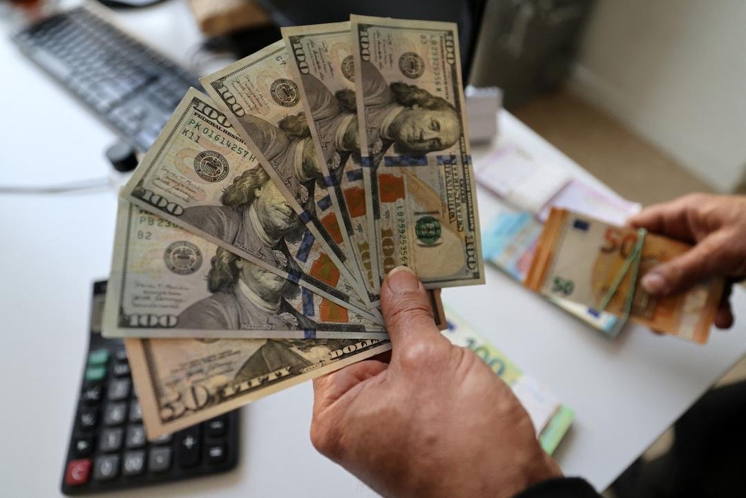 الدولار يستقر وسط تقييم المستثمرين لنهج المركزي الأمريكي بقيادة وارش