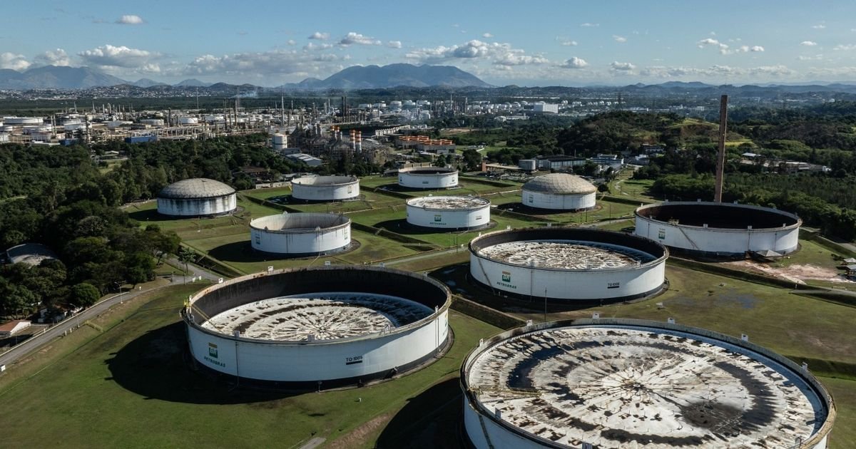 الولايات المتحدة تسجل أدنى إنتاج نفطي منذ يونيو مع استمرار الضغوط على أسواق الطاقة