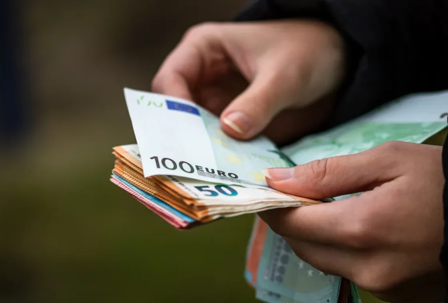 معدل التضخم بمنطقة اليورو يصل إلى 2.5% خلال مارس