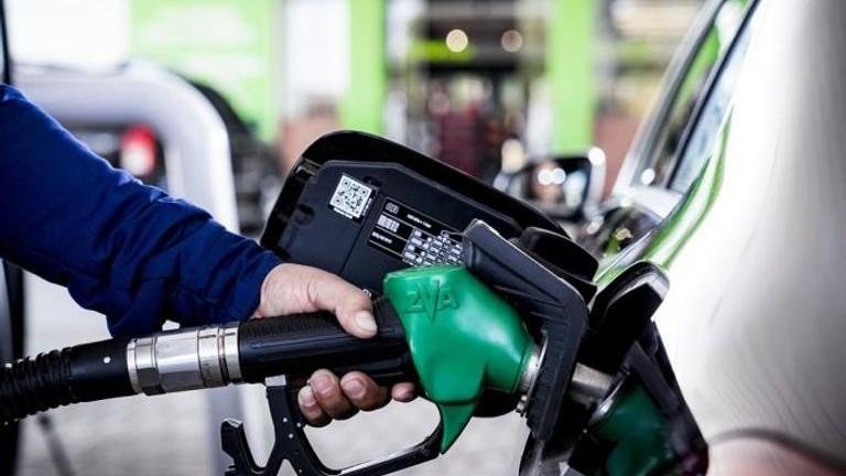 الإمارات ترفع أسعار الوقود خلال أبريل بنحو 30% إلى 70%