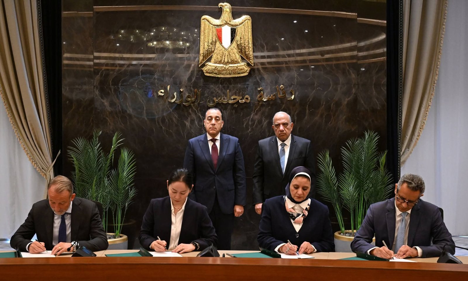 توقيع حزمة من اتفاقيات شراء الطاقة وإقامة محطات مستقلة لتخزين الكهرباء