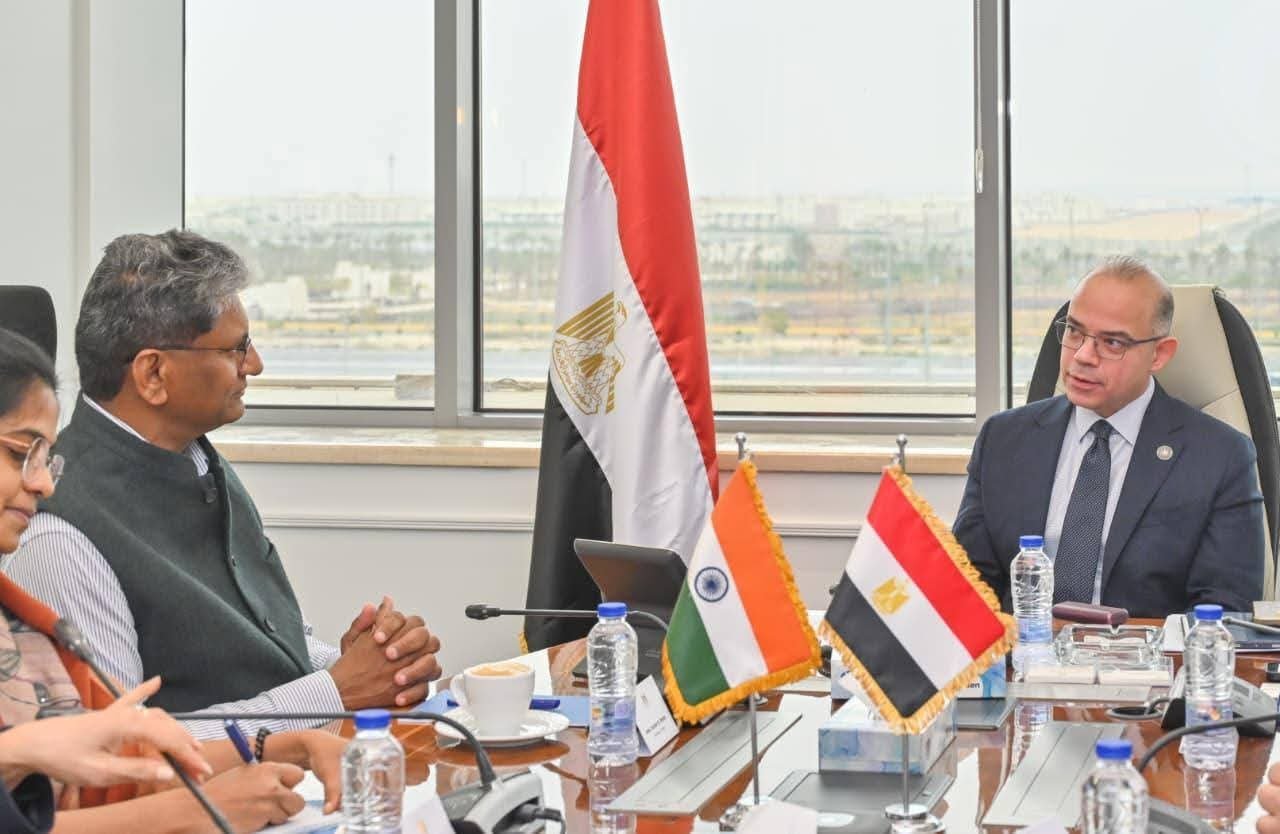 وزير الاستثمار يبحث مع السفير الهندي تعميق الشراكة الاقتصادية بين البلدين