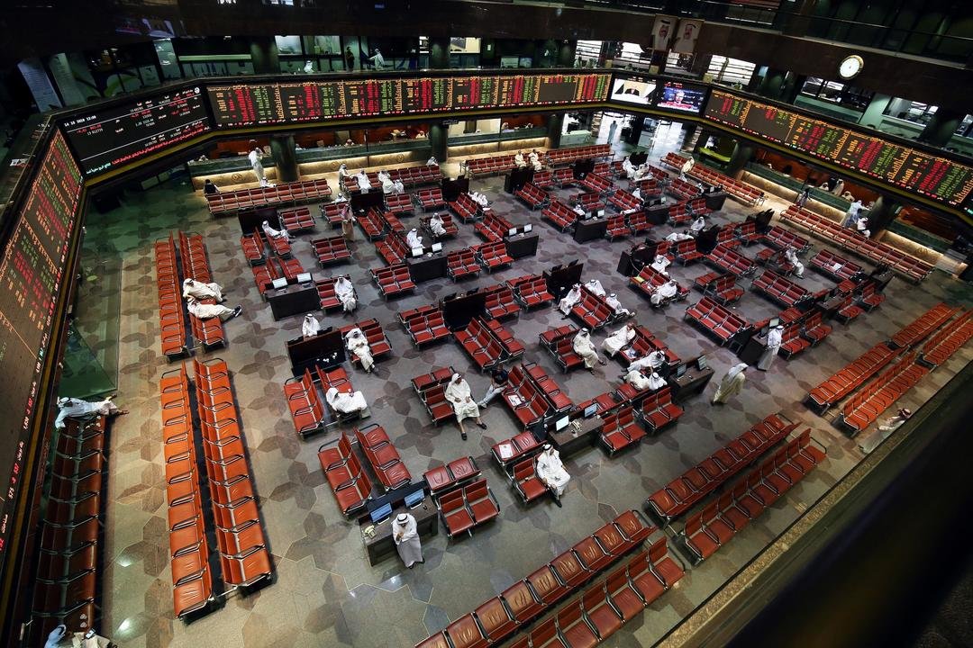 إيقاف التداول في بورصتي أبوظبي ودبي مؤقتًا.. وبورصة الكويت تعاود نشاطها