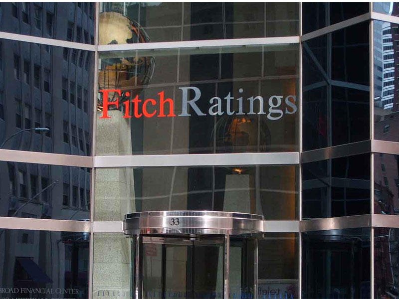 فيتش تحذر من ضغوط محتملة على البنوك السعودية بسبب حرب إيران