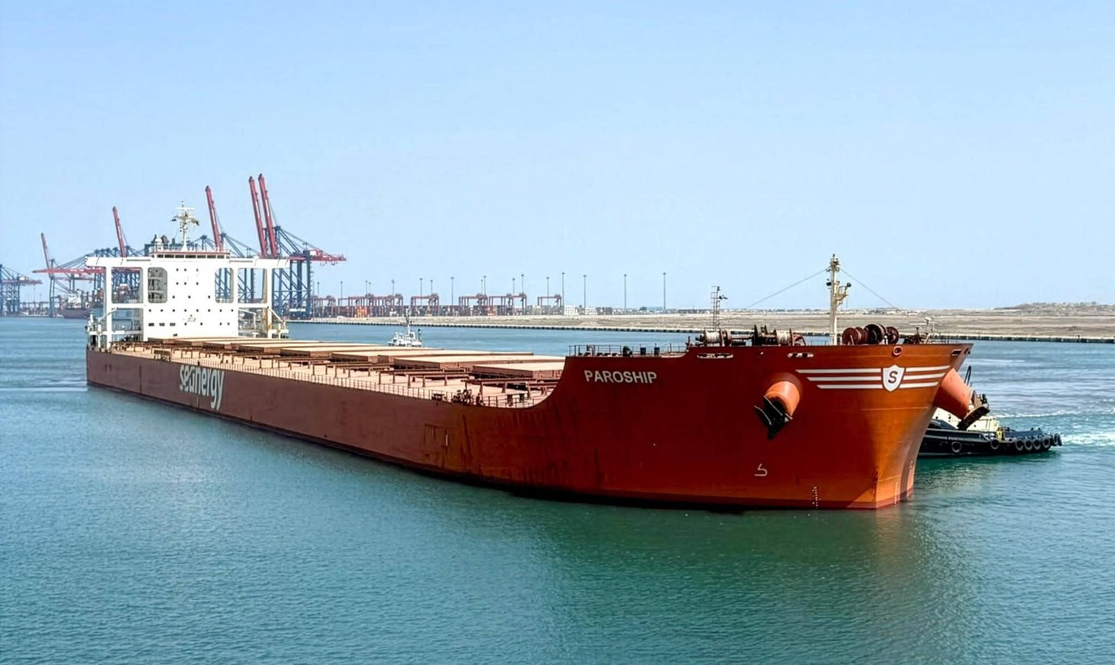 ميناء شرق بورسعيد يستقبل السفينة MV PAROSHIP.. أكبر سفينة صب جاف